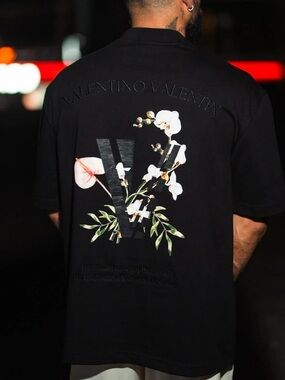 Valentino valentin Black Short-Sleeve Tee with Floral V Back Graphic